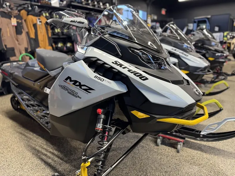 2024 Ski-Doo MXZ Adrénaline Avec ensemble Blizzard