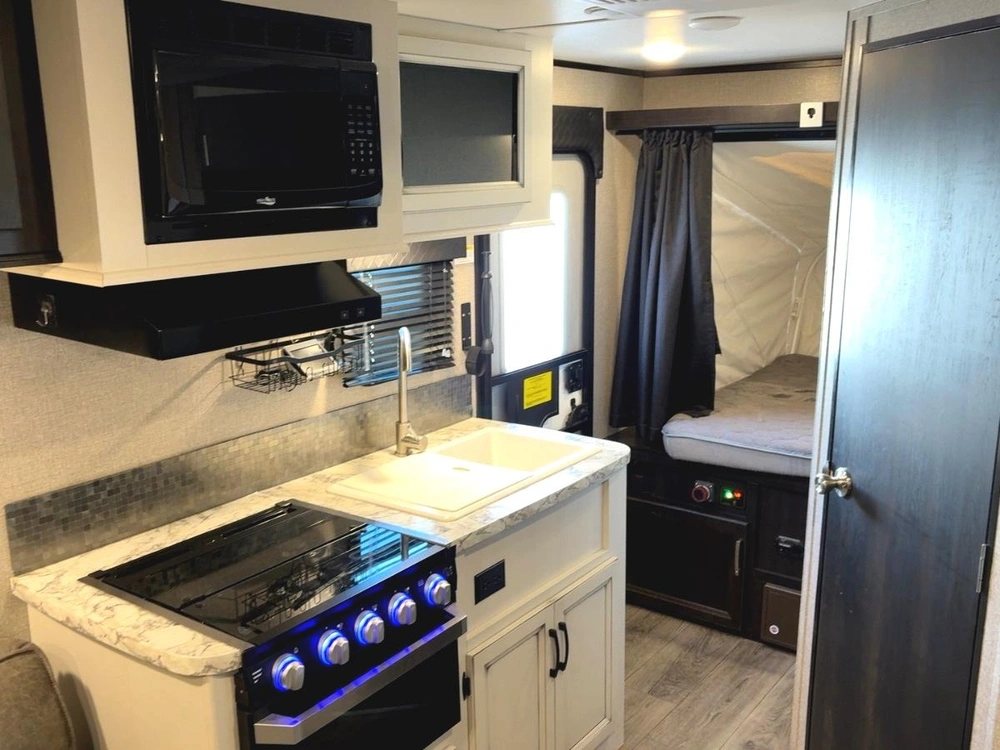 Jayco Jay Feather X17z 2021 alt
