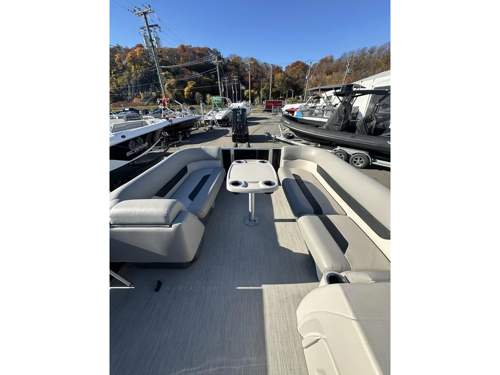 2021 Princecraft Vectra 21 alt