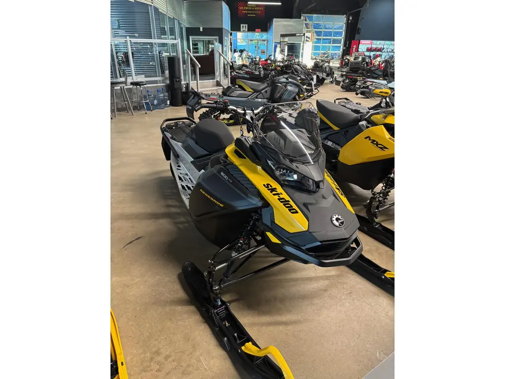 Ski-Doo renegade sport 600 ace 2025