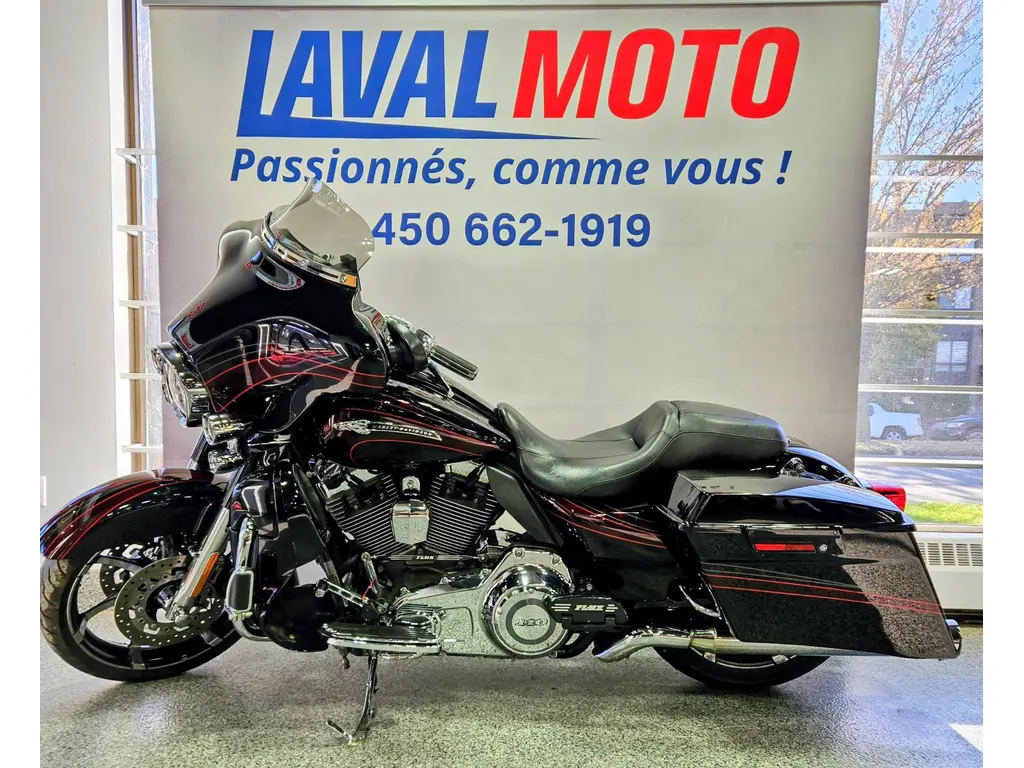 2011 Harley-Davidson FLHXSE SCREAMING EAGLE 110