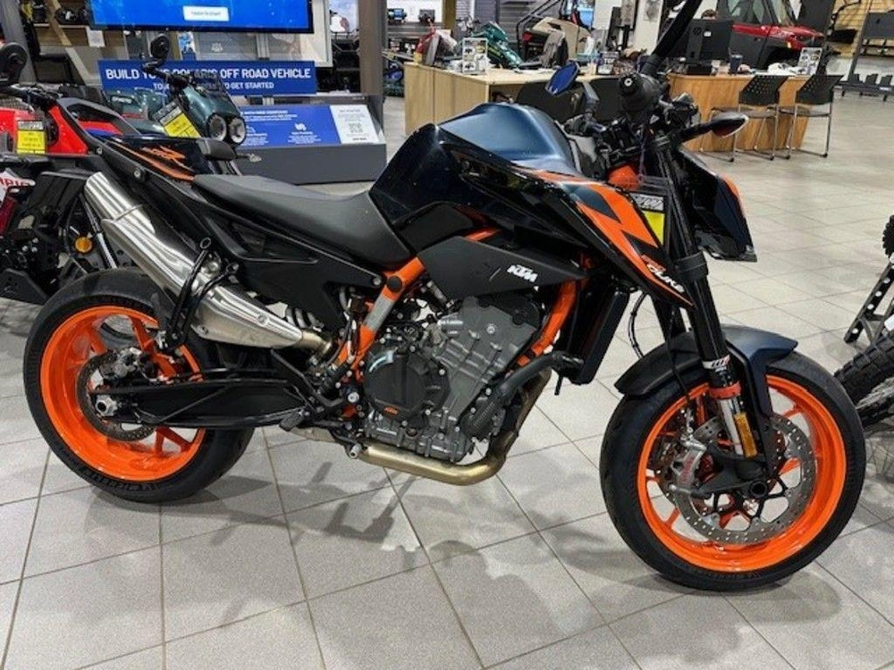 2022 Ktm 890 Duke R alt