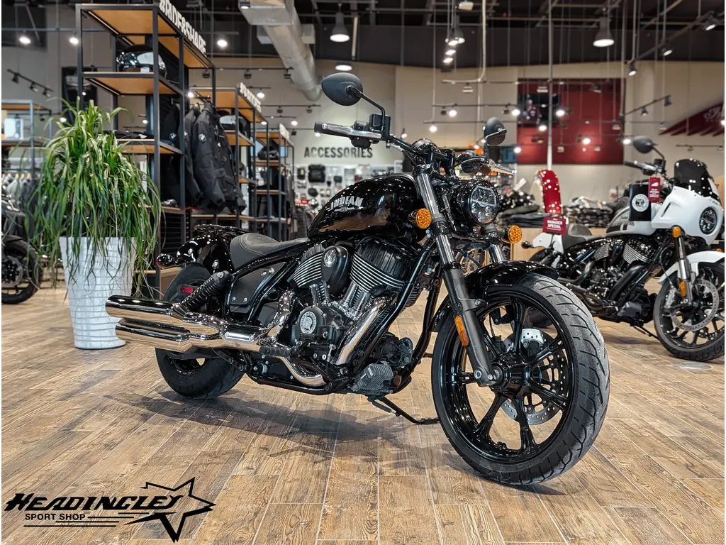 2022 Indian Motorcycle Chief // Black Metallic