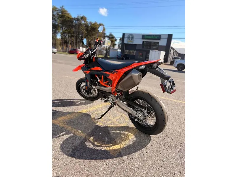 2026 KTM 690 SMC R