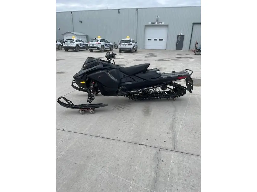 2025 Ski-Doo XRS BACKCOUNTRY TURBO R