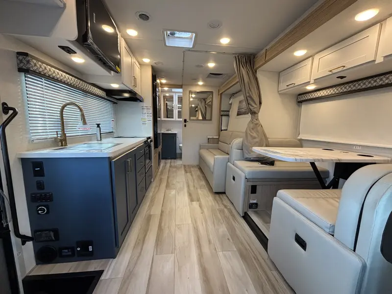 2026 Thor Echelon MB24