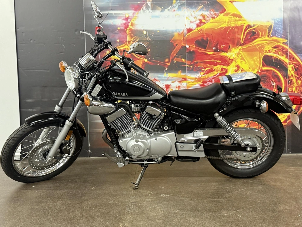 2023 Yamaha V-star 250 alt