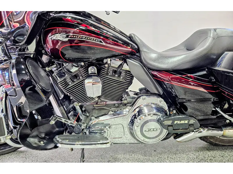 2011 Harley-Davidson FLHXSE SCREAMING EAGLE 110 thumbnail 9