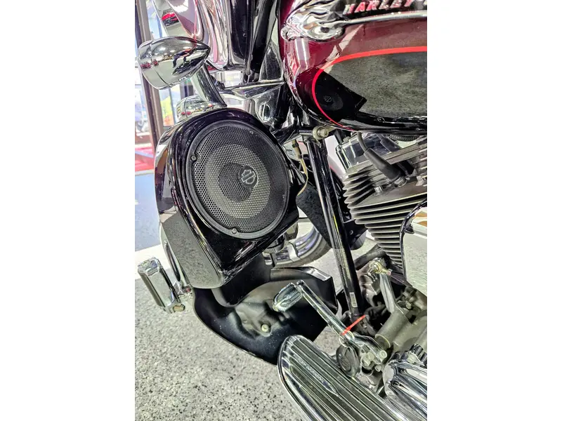 2011 Harley-Davidson FLHXSE SCREAMING EAGLE 110 thumbnail 12