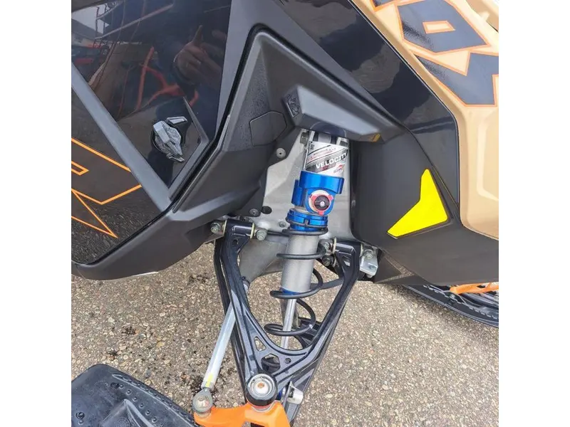 2024 Polaris Patriot 9R RMK Khaos Slash 165 Gloss Black/Military Tan/Orange Burst