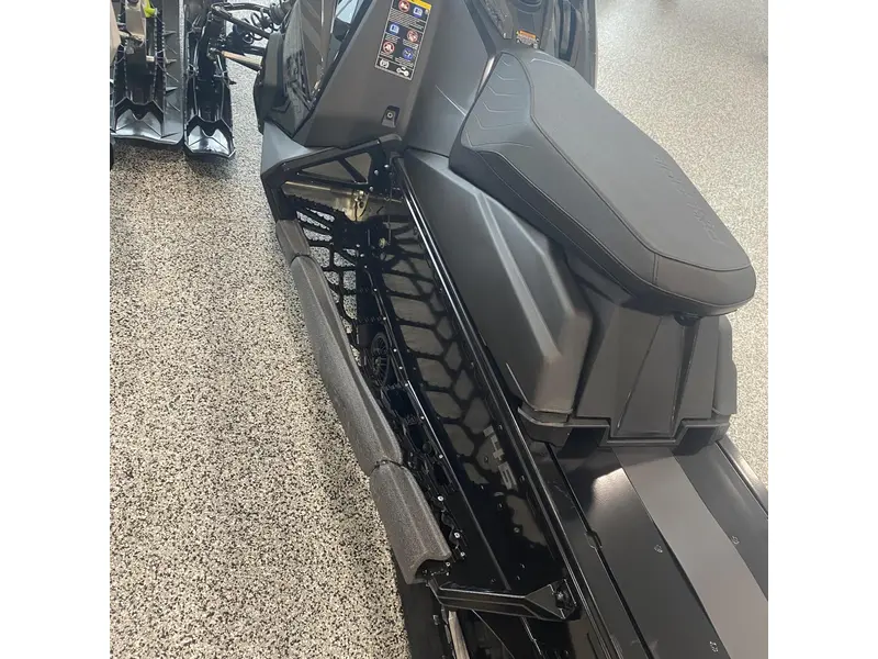 2025 Polaris 650 SWITCHBACK ASSAULT 146