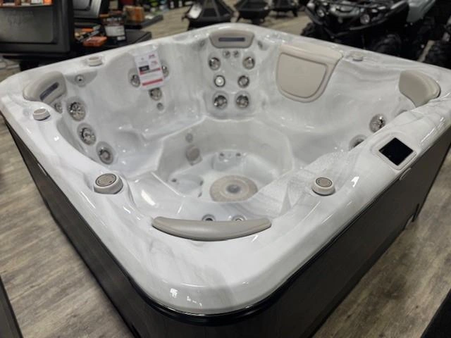 2025 Hydropool 728 Platinum alt