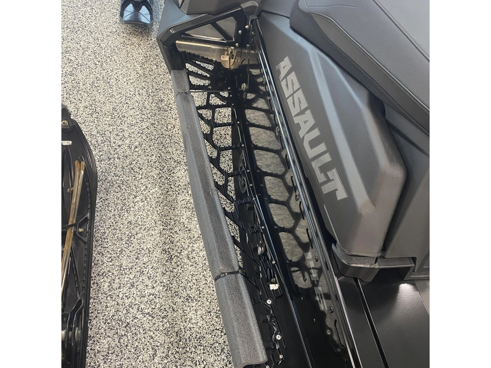 2025 Polaris Boost Switchback Assault 146 alt