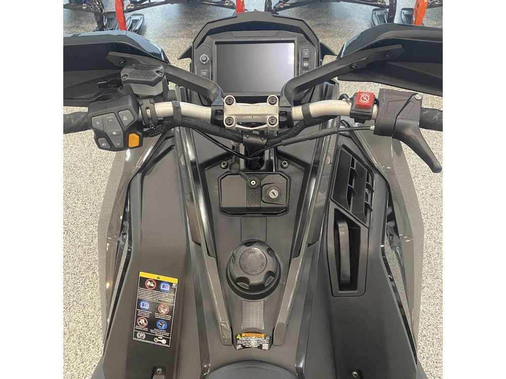 2025 Polaris Boost Switchback Assault 146 alt