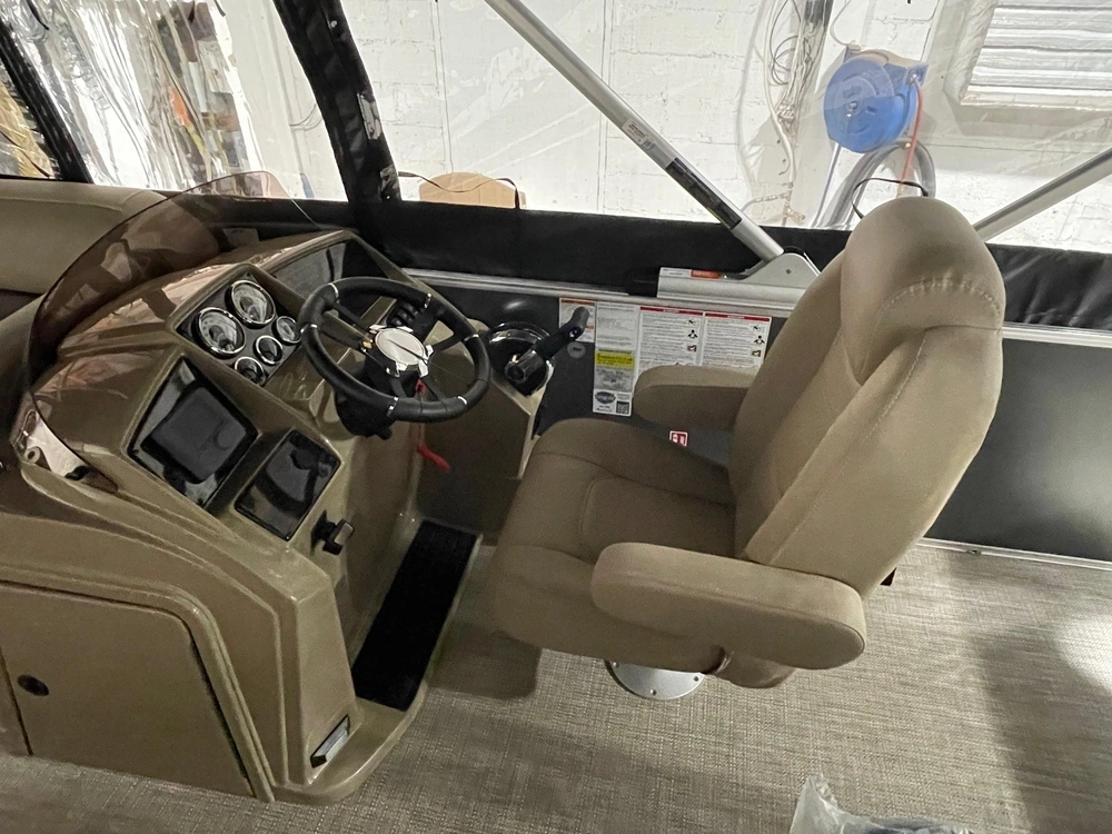 Sylvan Mirage 8520 Cruise 2026 alt