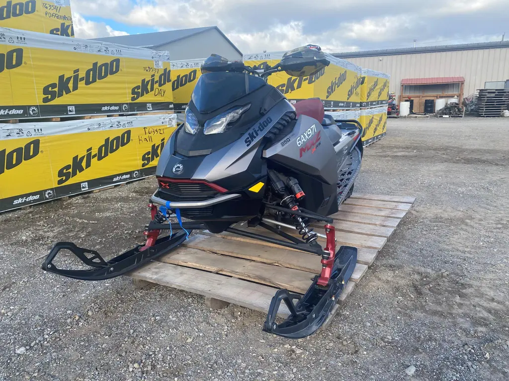 2023 Ski-Doo MXZ XRS 850 129"