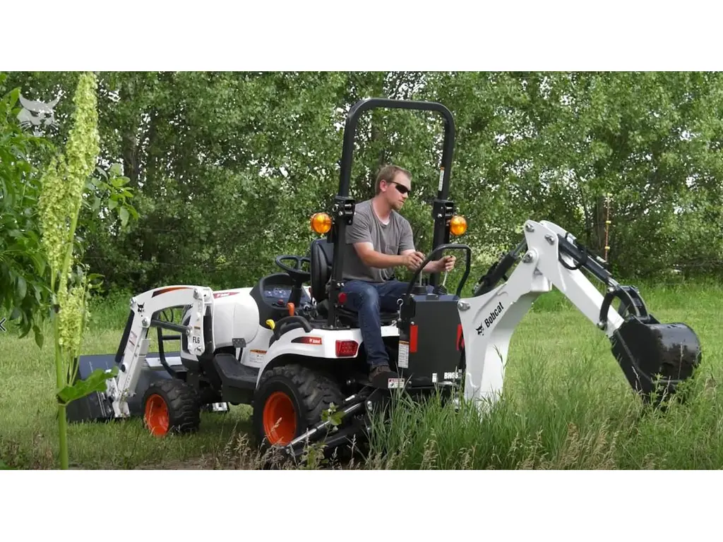 Bobcat Tracteur CT1021 HST 2025 - Loader et bucket inclus