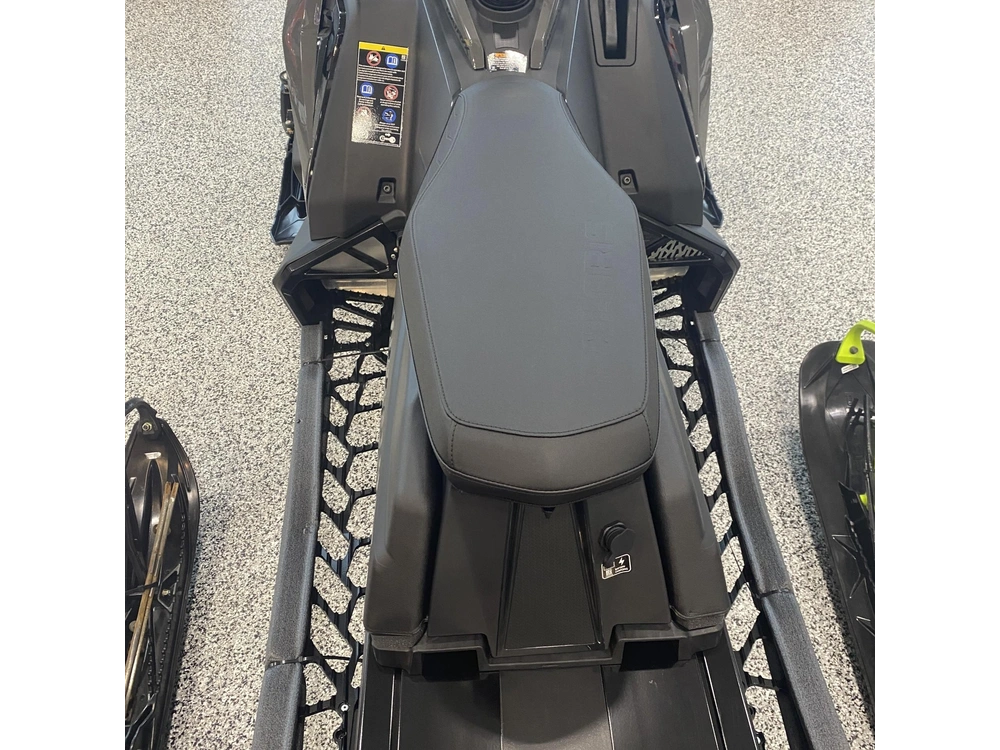 2025 Polaris Boost Switchback Assault 146 alt