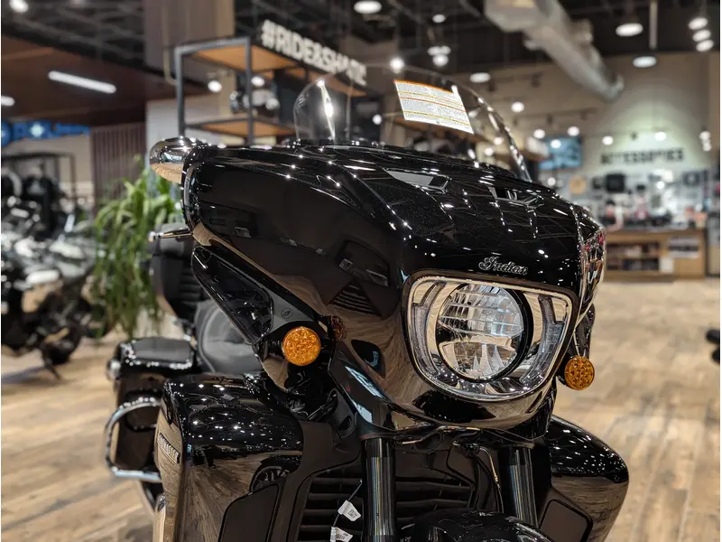 2025 Indian Motorcycle Roadmaster PowerPlus Limited with 112 + Powerband Audio Package // Black Metallic thumbnail 3