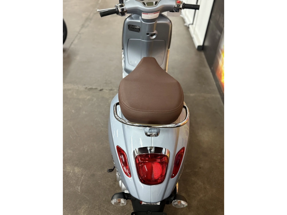 2023 Vespa Sprint S alt