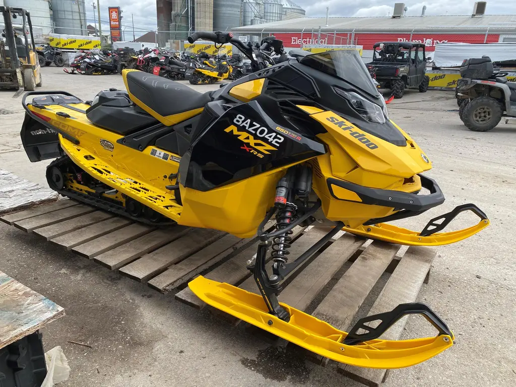 2025 Ski-Doo MXZ XRS 850 Turbo R Comp