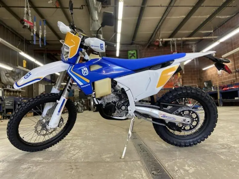 2025 Husqvarna F2475Y4