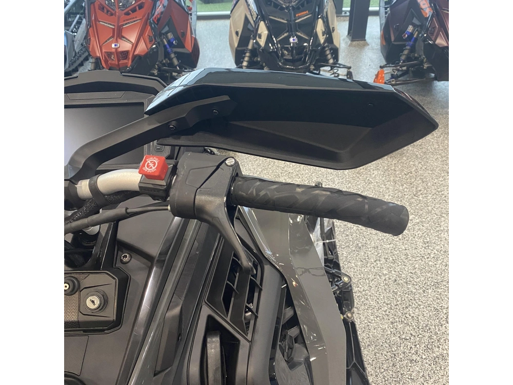 2025 Polaris Boost Switchback Assault 146 alt