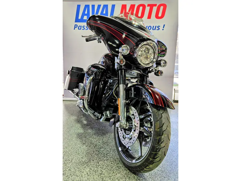 2011 Harley-Davidson FLHXSE SCREAMING EAGLE 110 thumbnail 4