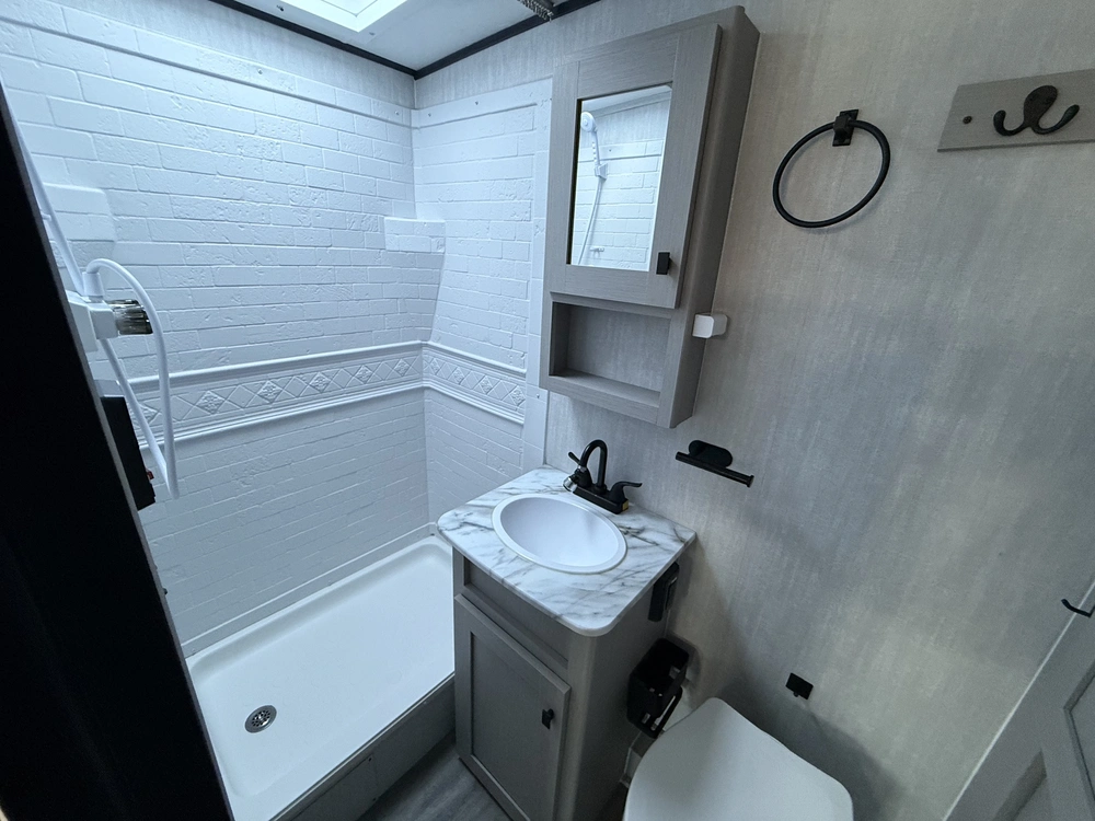 Coachmen Apex Nano 191r 2024 alt