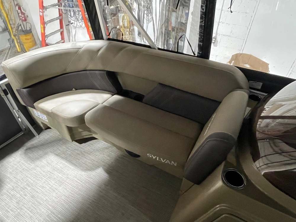 Sylvan Mirage 8520 Cruise 2026 alt
