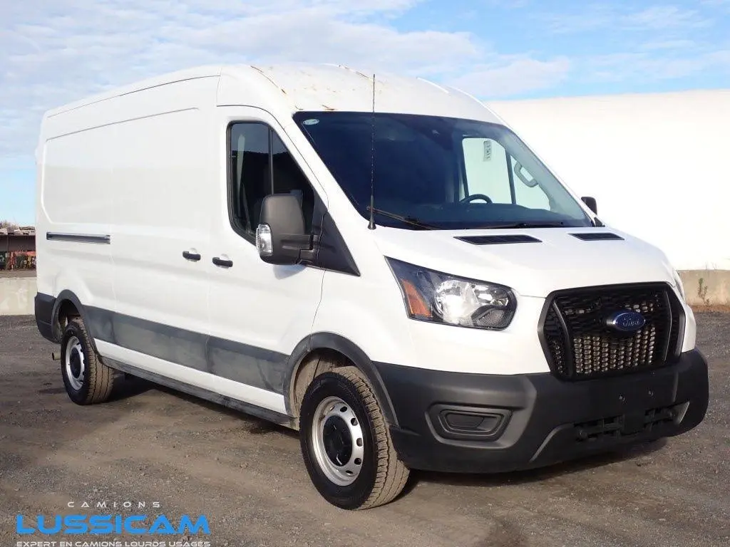 2023 Ford TRANSIT 250