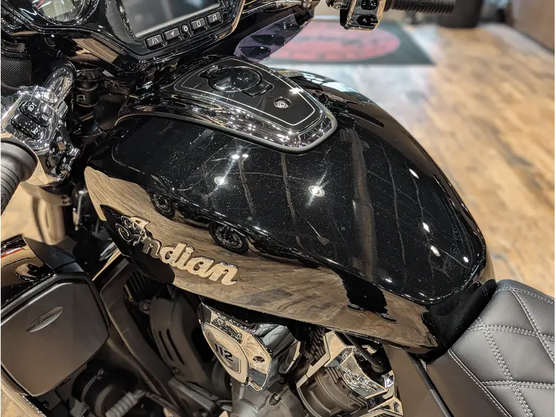 2025 Indian Motorcycle Roadmaster PowerPlus Limited with 112 + Powerband Audio Package // Black Metallic thumbnail 9