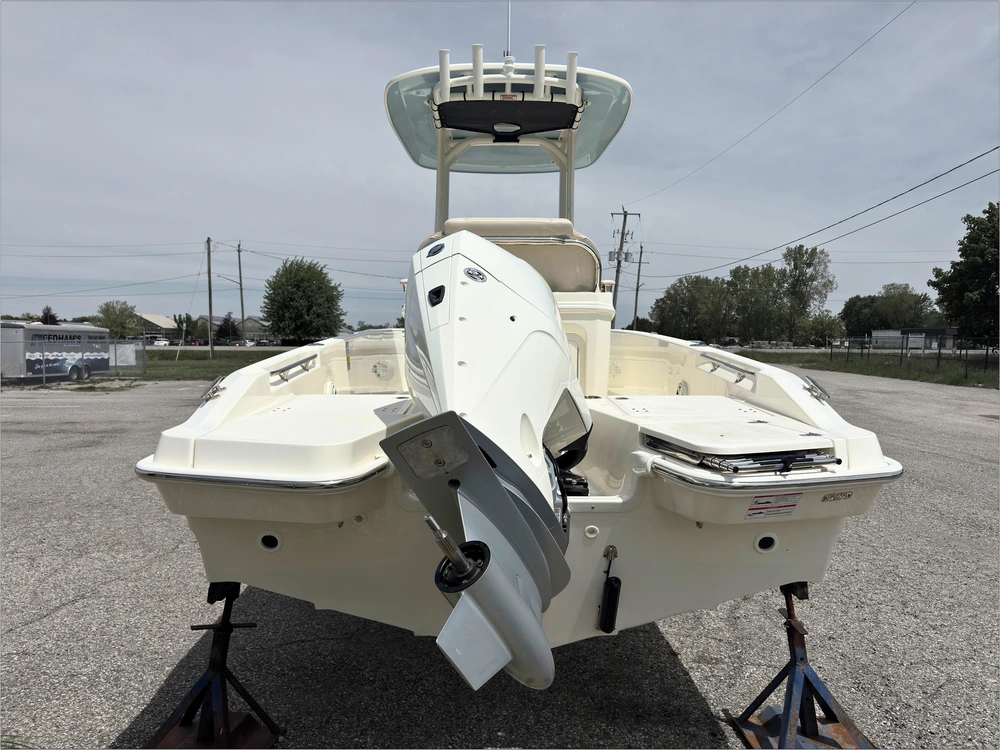 2025 Boston Whaler 220 Dauntless alt