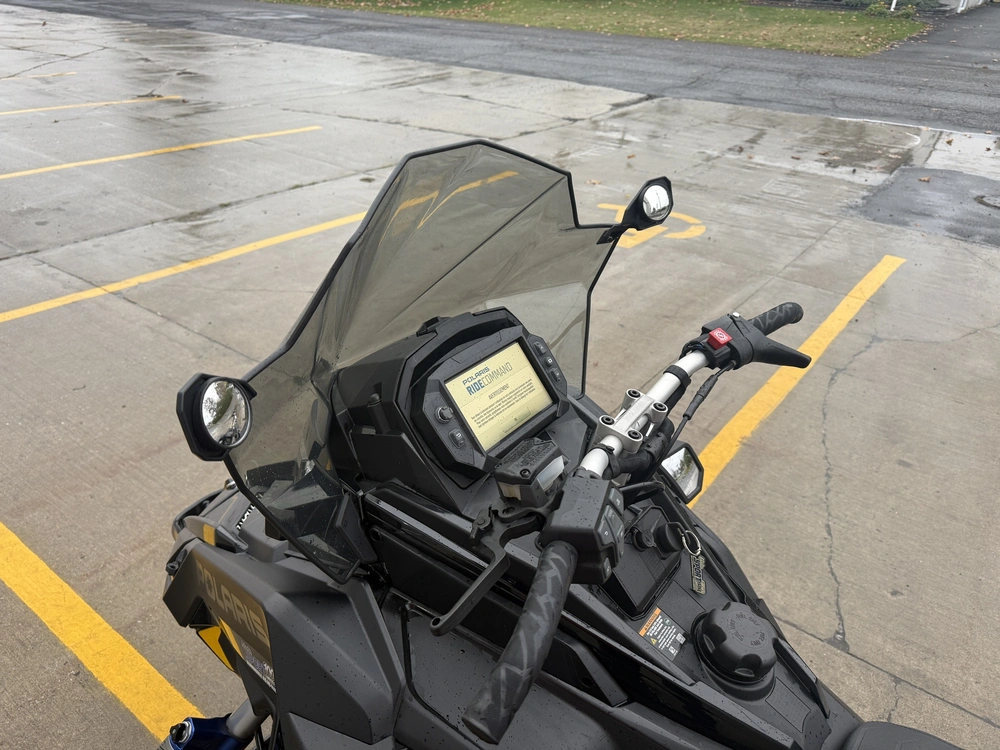 Polaris 850 Indy Vr1 137 2023 alt