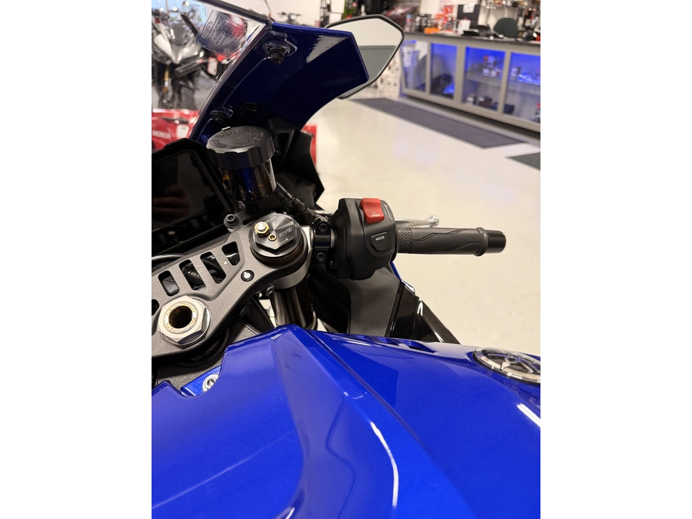 Yamaha Yzf-r9 R9 2025 alt