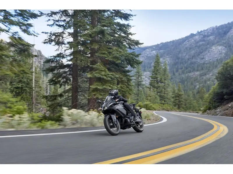 2026 Yamaha YZF-R3 PRE-COMMANDE