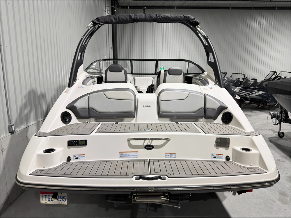 2019 Yamaha 212 Limited S alt