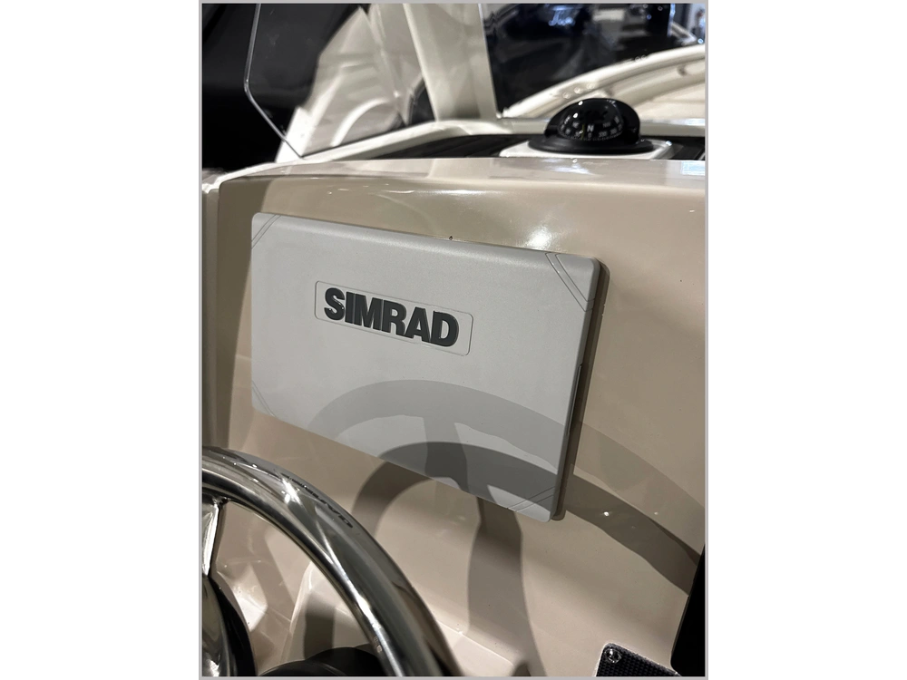 2025 Boston Whaler 220 Dauntless alt