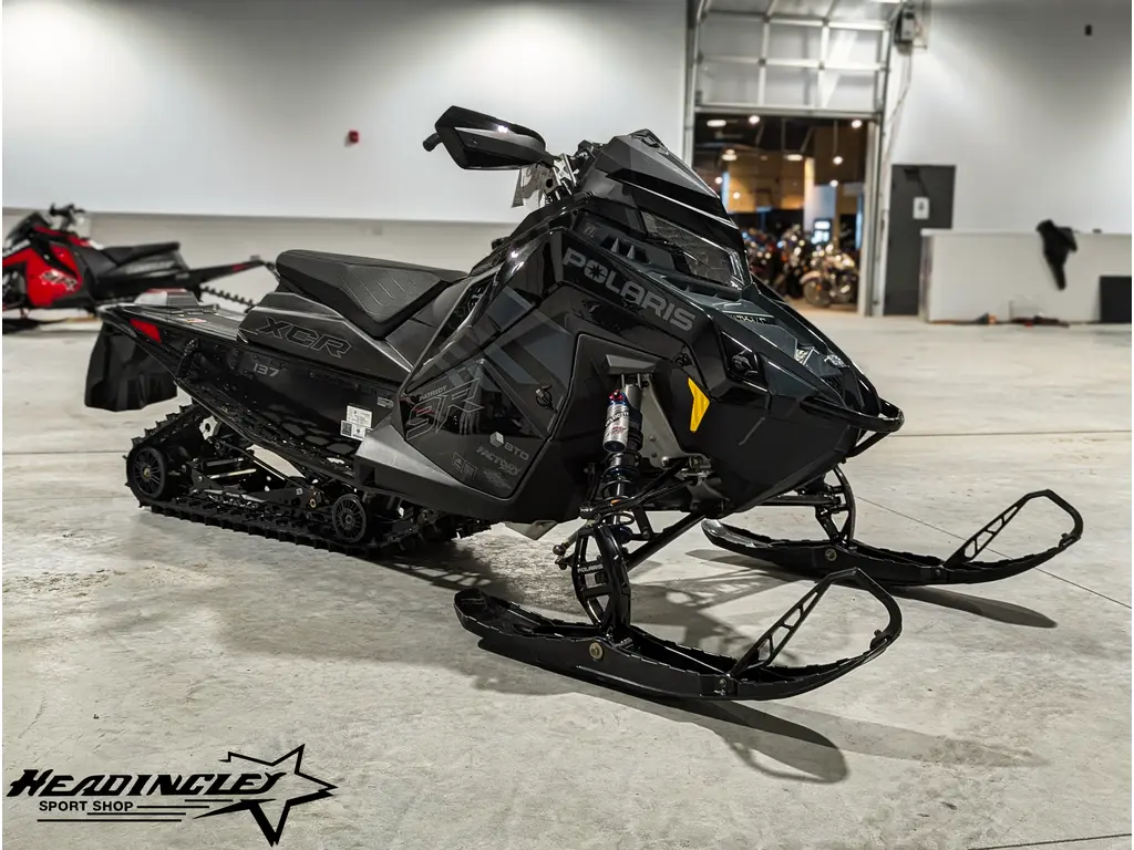 2026 Polaris Patriot 9R INDY XCR 137 // Gloss Black/Blue Dusk