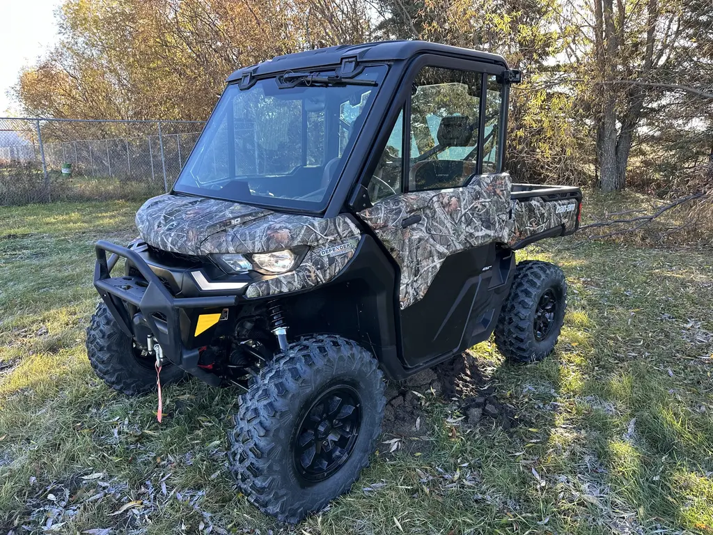 2024 Can-Am Defender Limited HD10