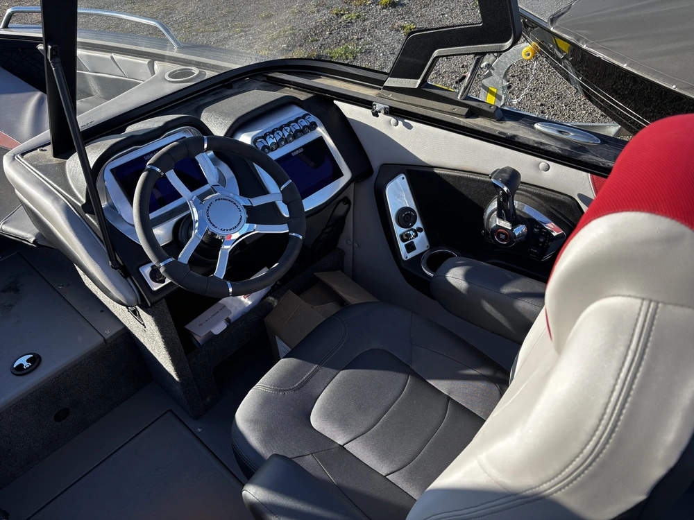 2025 Princecraft Platinum 220 alt