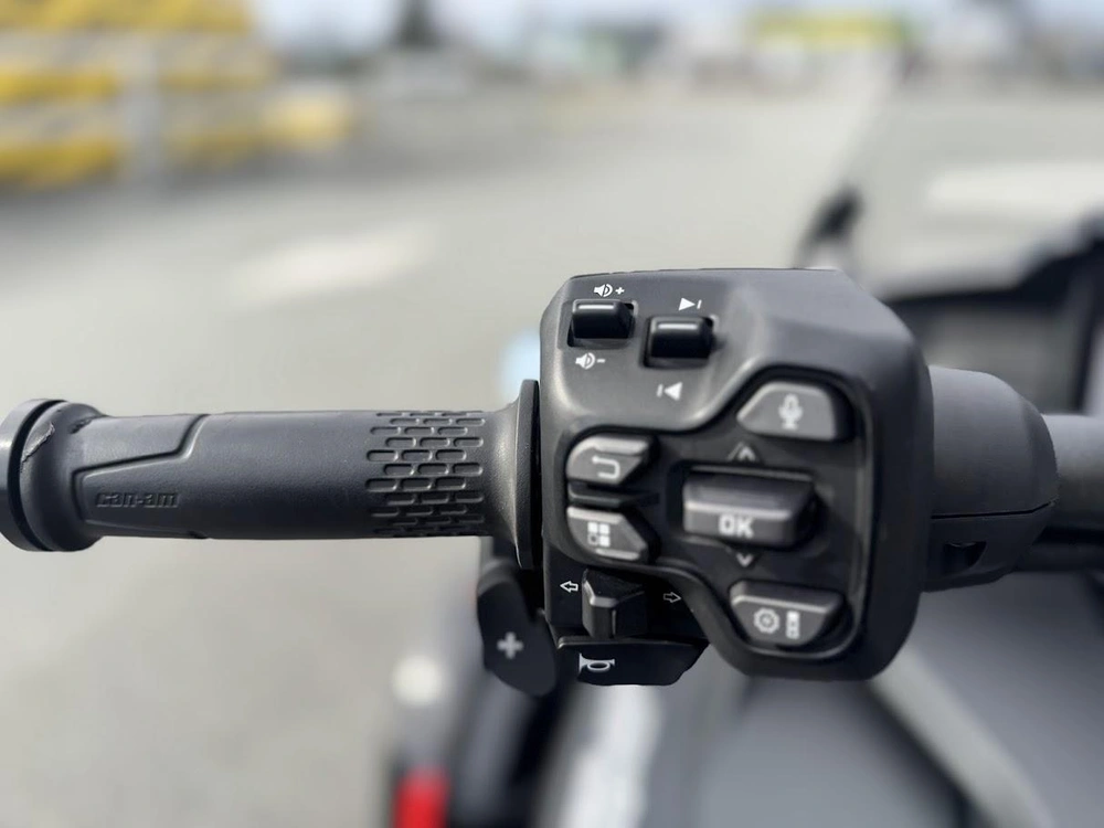 Can-am F3 Limited 2025 alt