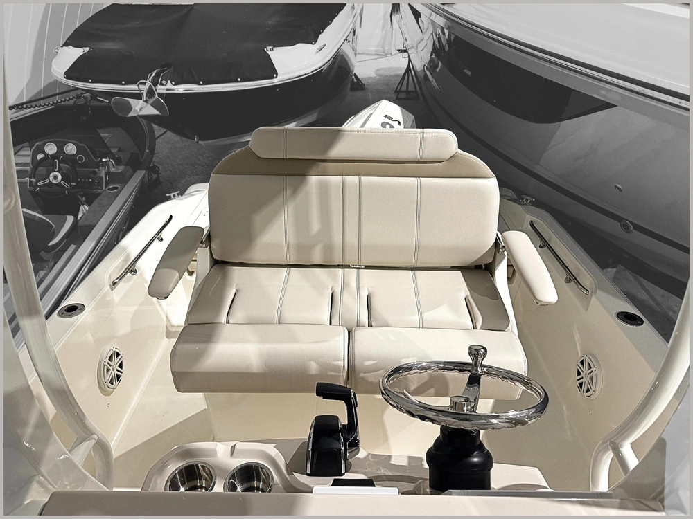 2025 Boston Whaler 220 Dauntless alt