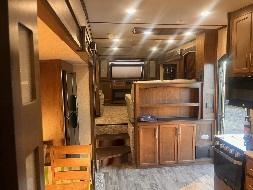 2019 Keystone Rv Cougar 367fls alt