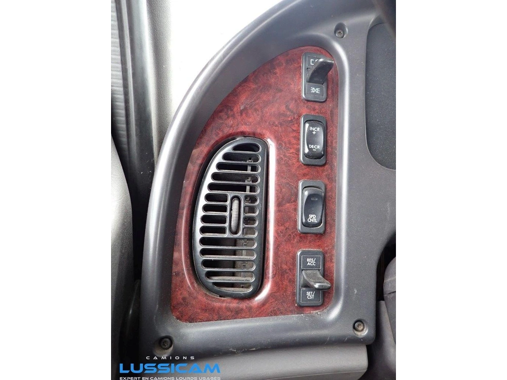 2016 Freightliner S20
