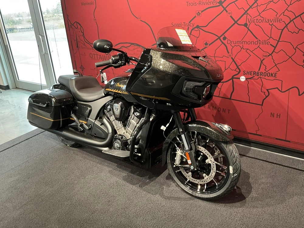 Indian Motorcycle Challenger Dark Horse 112 With Powerband Audio Package 2026 alt