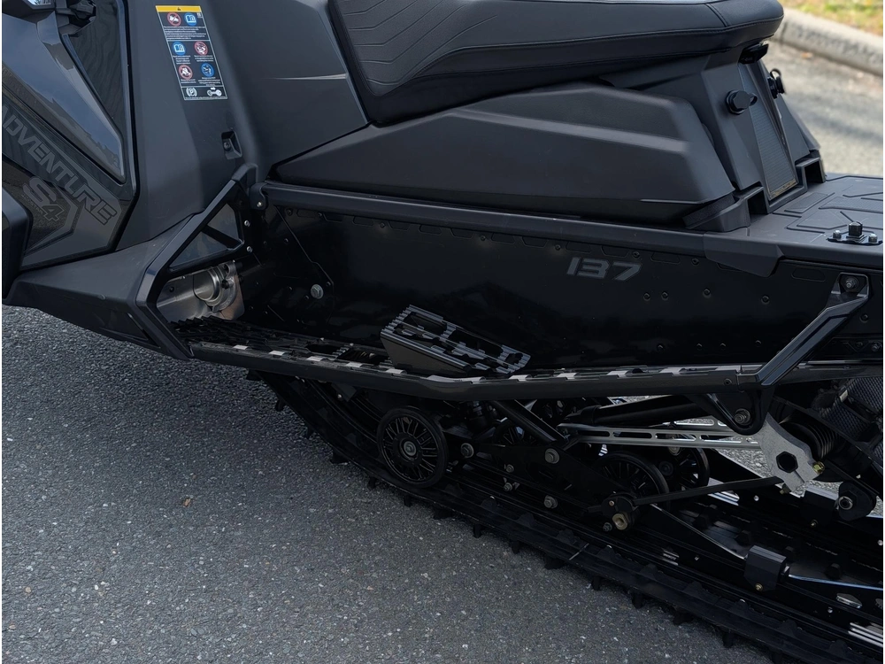 2025 Polaris Prostar S4 Indy Adventure X2 137 | 🚀 Polaris Vs Ski-doo Touring 🚀 alt