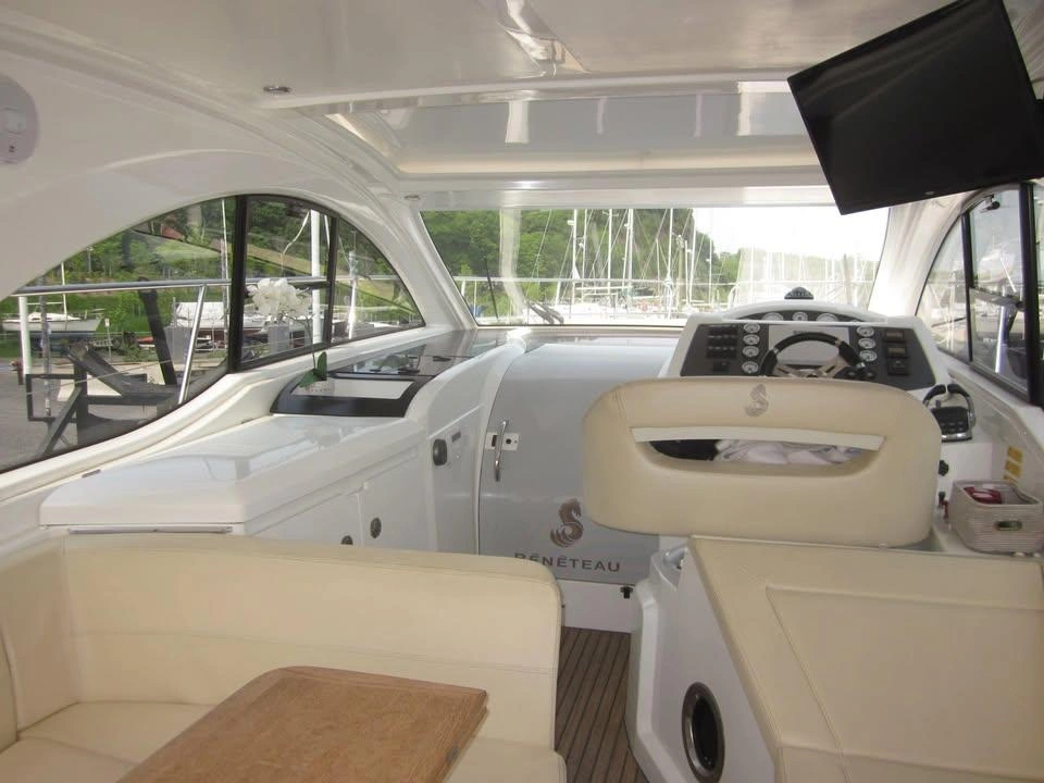 2013 Beneteau Grand Tourismo 34 alt