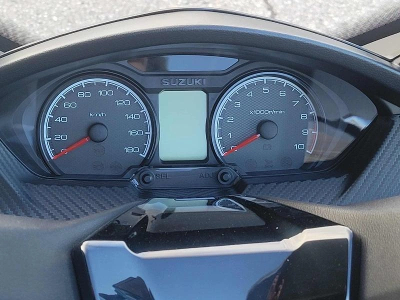 Suzuki Burgman 400 2025 alt