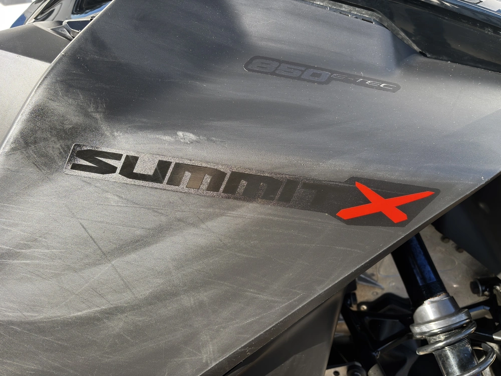 Bombardier Summit X 850 165 2021 alt
